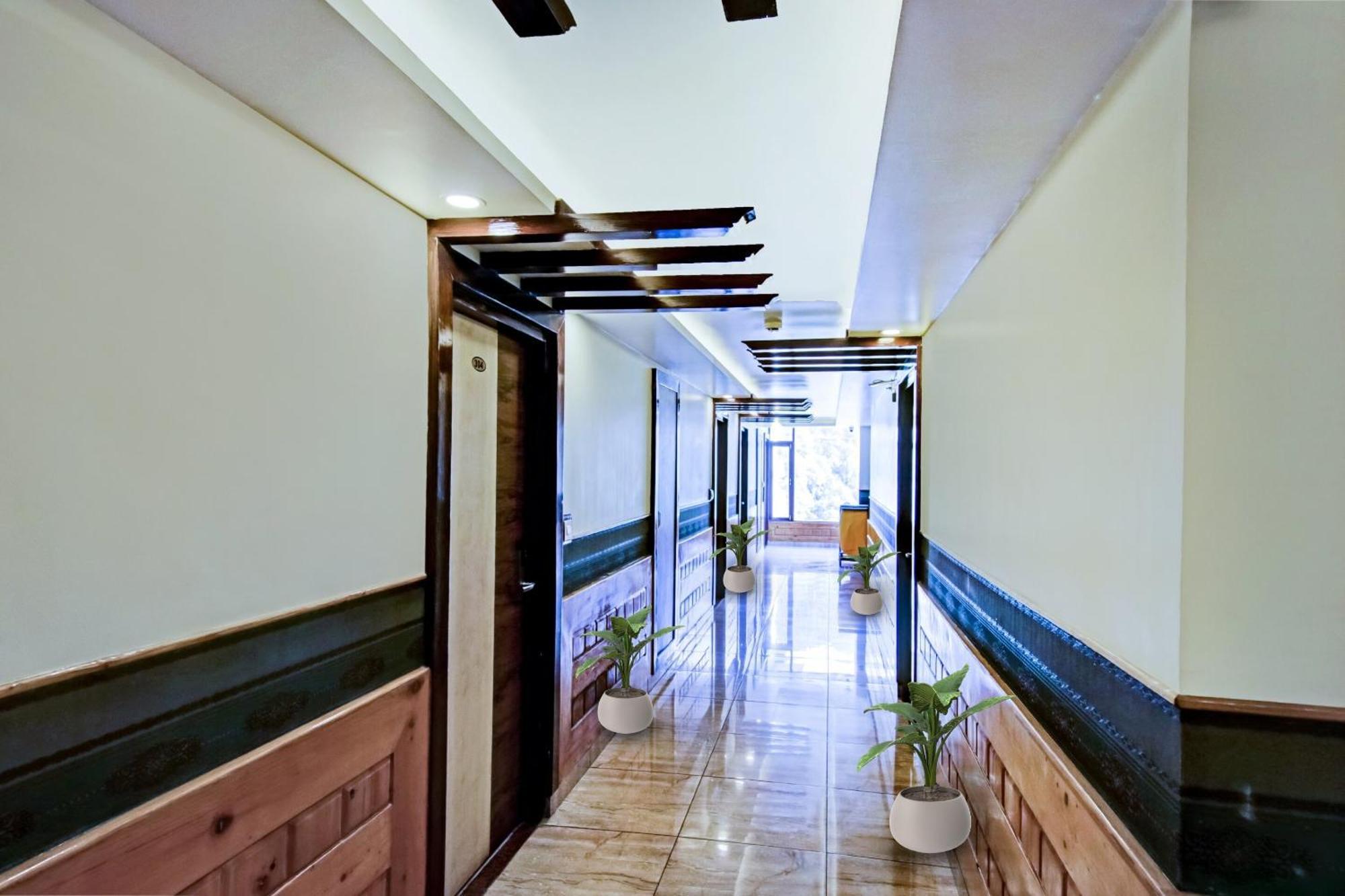Townhouse Oak Rohtang Heights Hotel Manali  Exterior photo