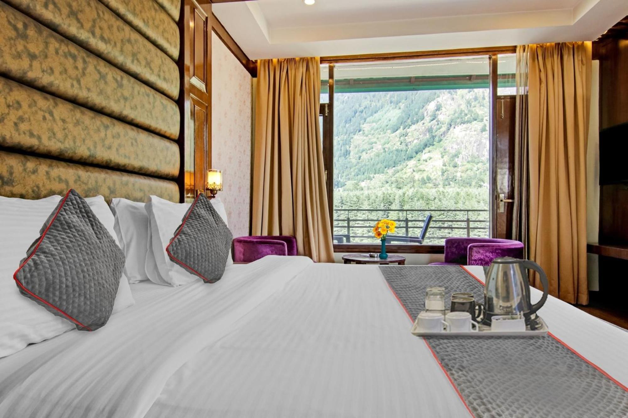 Townhouse Oak Rohtang Heights Hotel Manali  Exterior photo