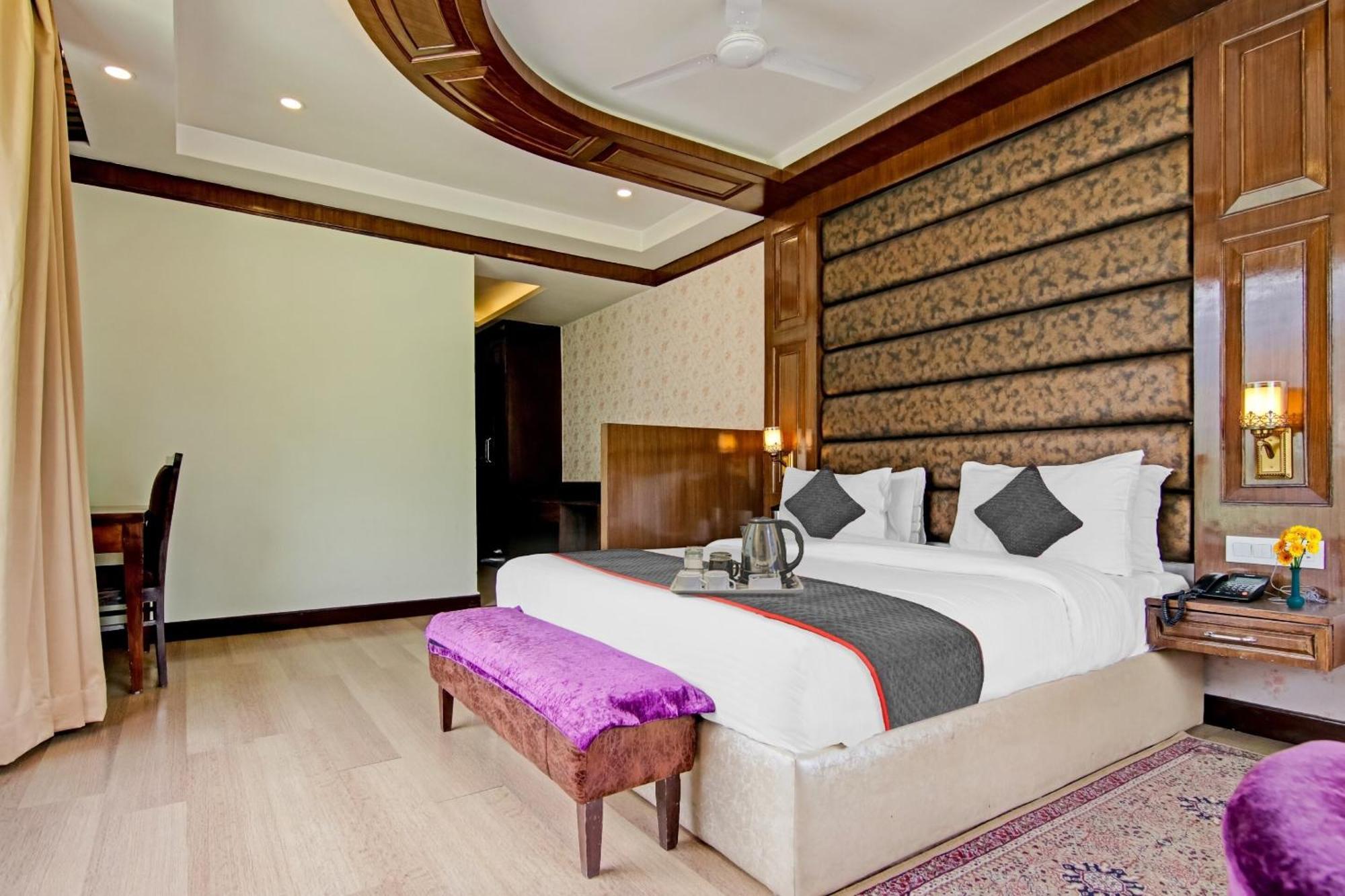 Townhouse Oak Rohtang Heights Hotel Manali  Exterior photo
