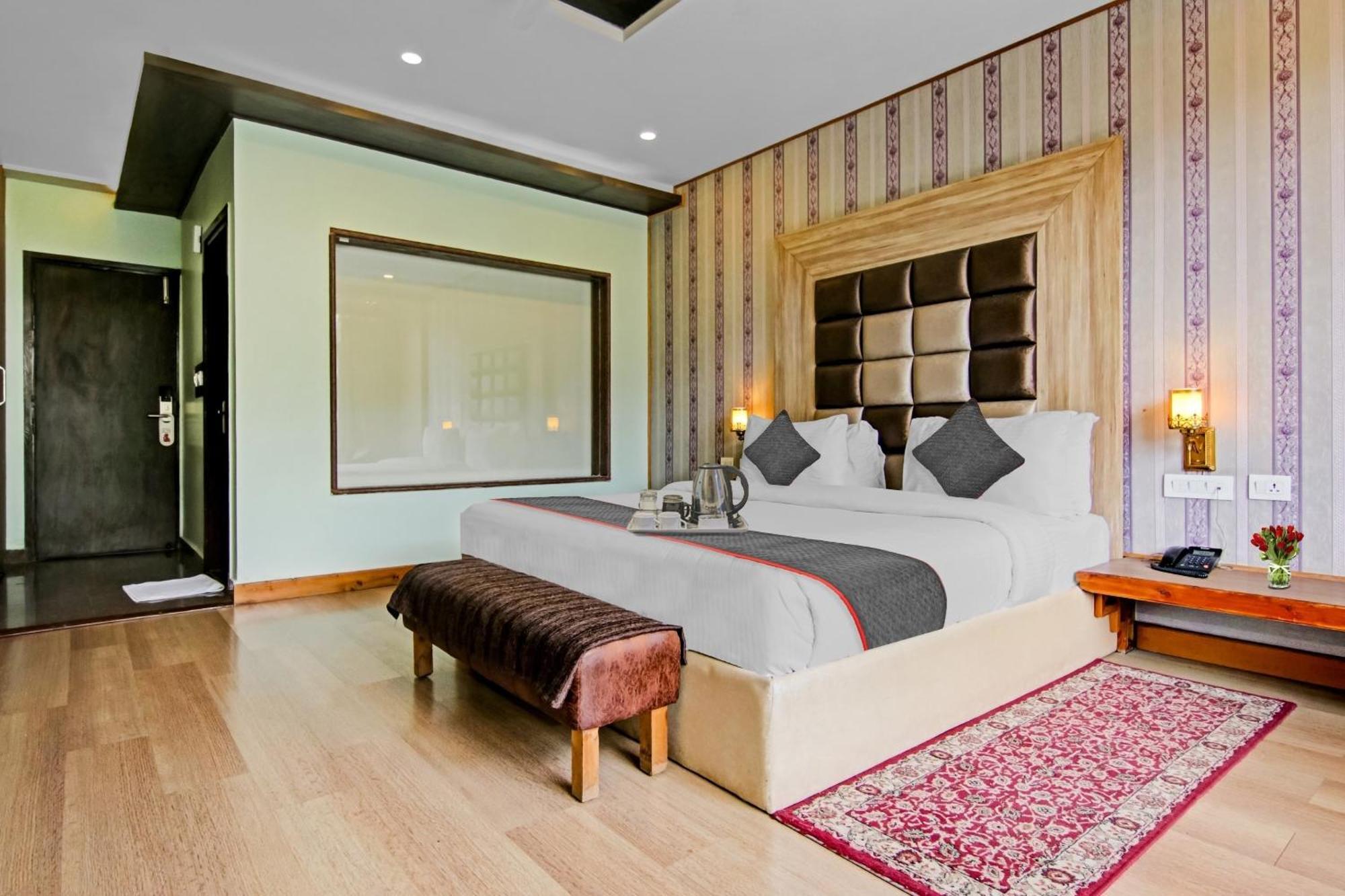 Townhouse Oak Rohtang Heights Hotel Manali  Exterior photo