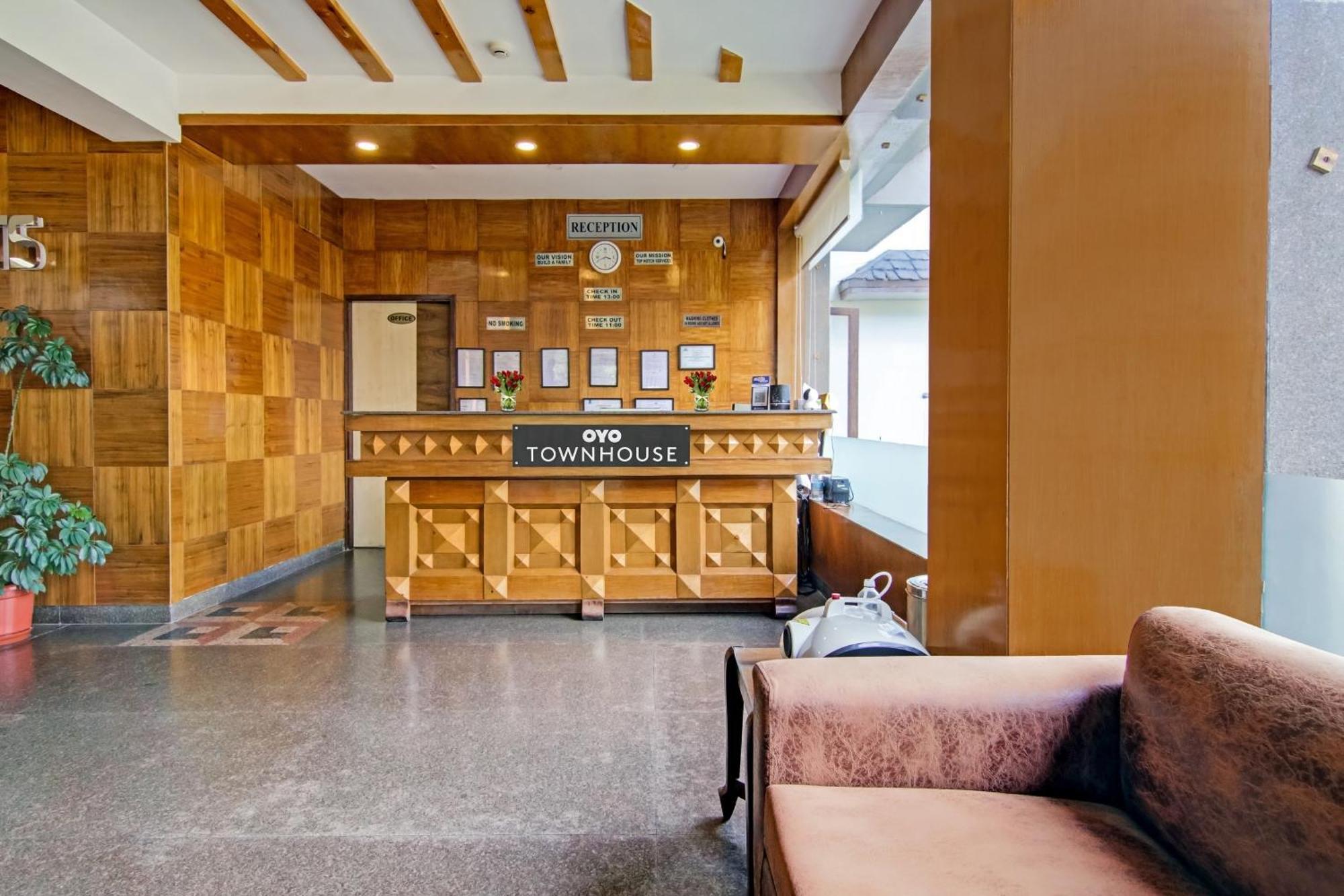 Townhouse Oak Rohtang Heights Hotel Manali  Exterior photo
