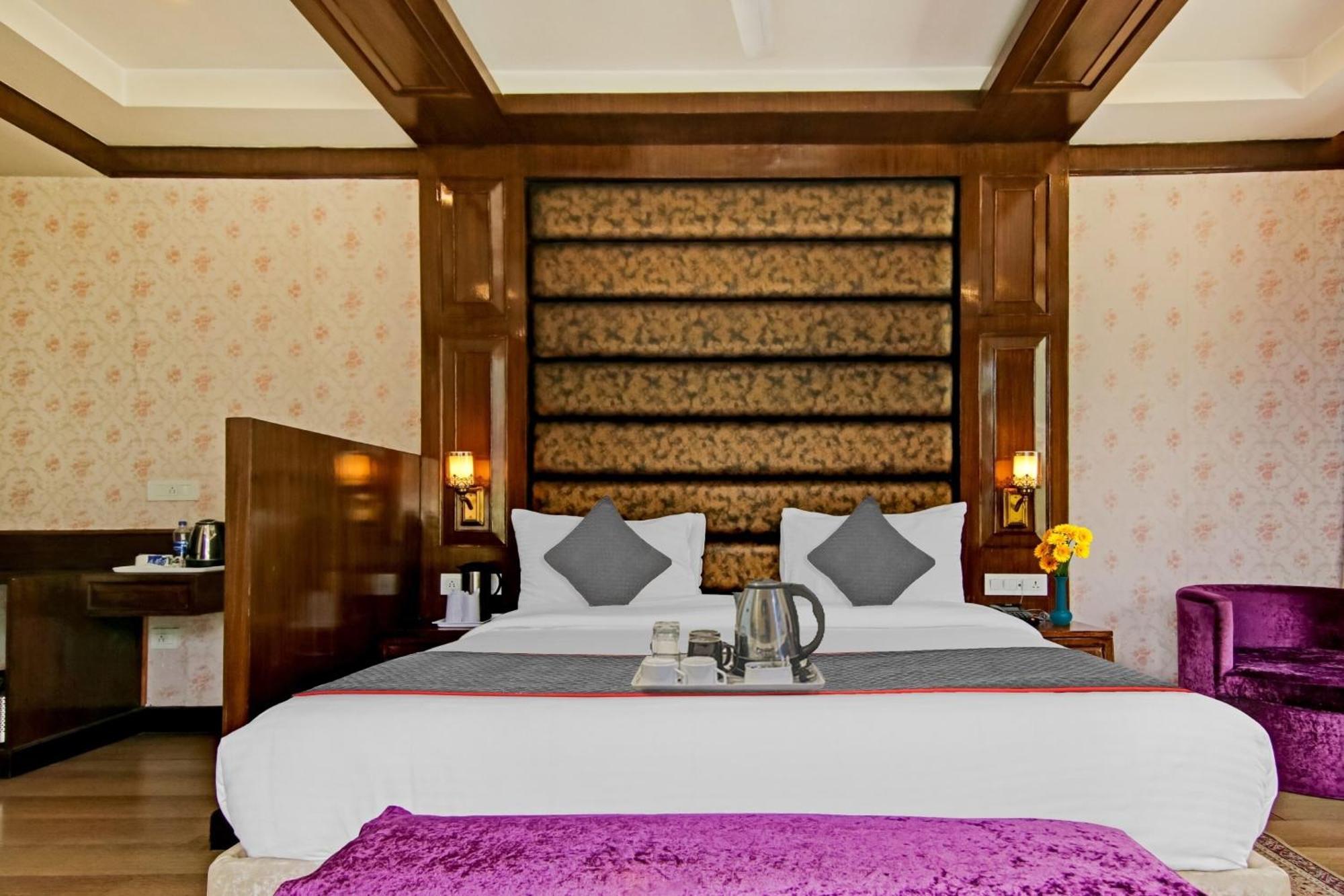 Townhouse Oak Rohtang Heights Hotel Manali  Exterior photo
